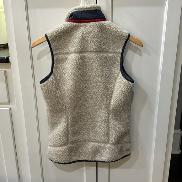 Patagonia Women's Classic Retro-X® Fleece Vest.  Size xs - Picture 5 of 5